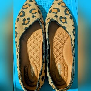 NWOT Leopard Print Comfort Insoles Pointed Flats